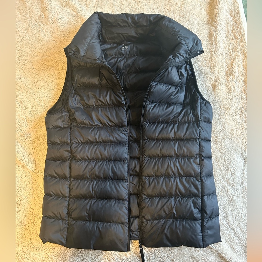 Uniqlo women’s lightweight down vest